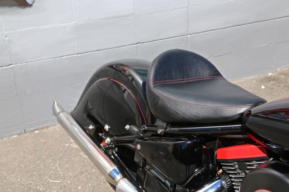 A custom Kawasaki motorcycle built in 2000, photo 20.