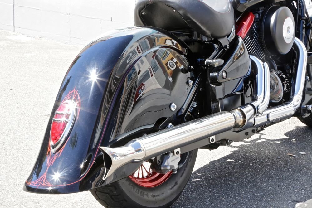 A custom Kawasaki motorcycle built in 2000, photo 24.