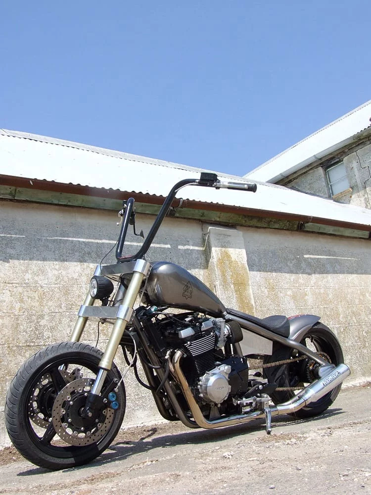 Custom motorcycle with Suzuki inline four-cylinder engine, photo 04.