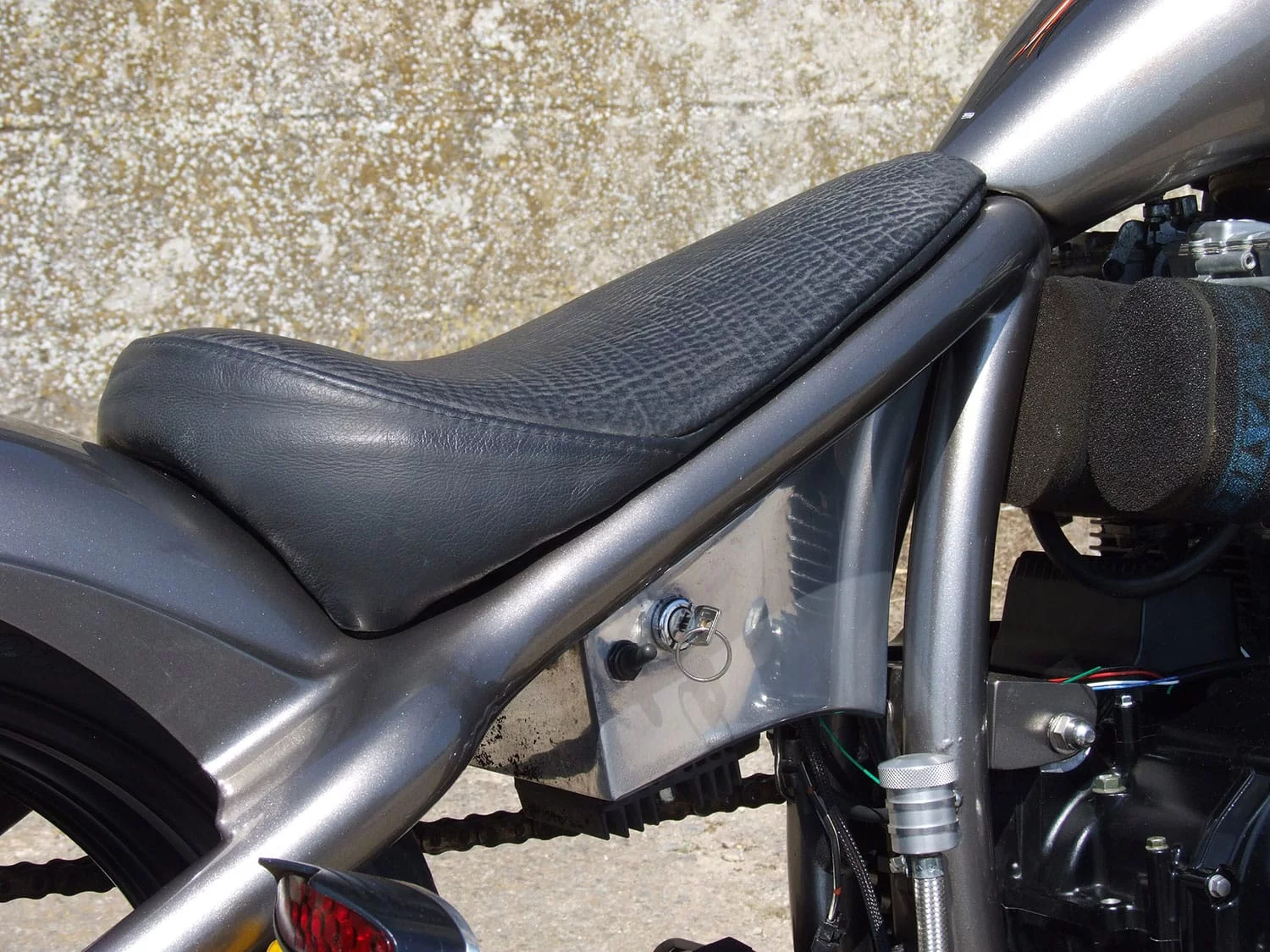 Custom motorcycle with Suzuki inline four-cylinder engine, photo 07.