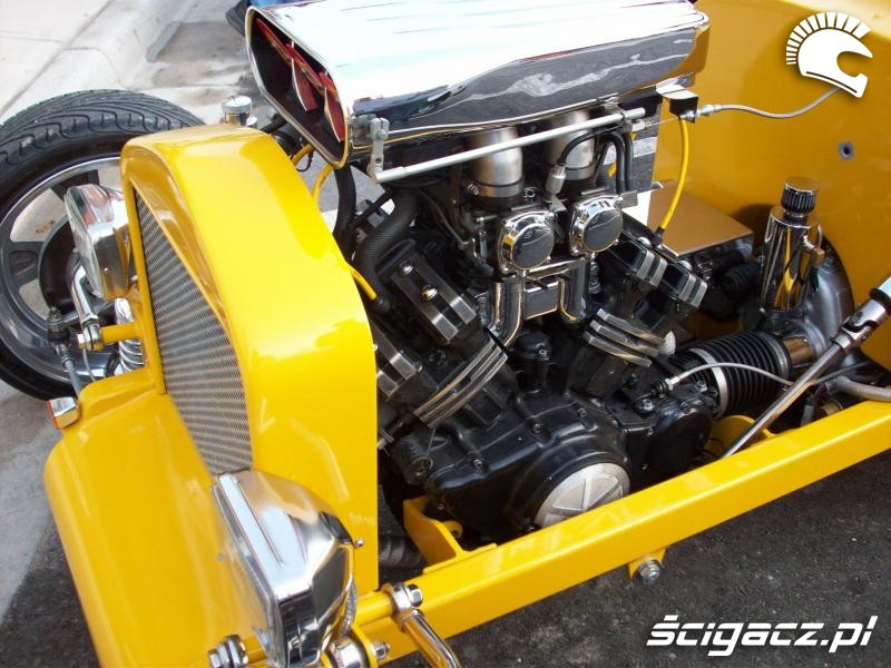 Ford Model T hot rod with a V4 engine from a Yamaha V-Max motorcycle, photo 05.