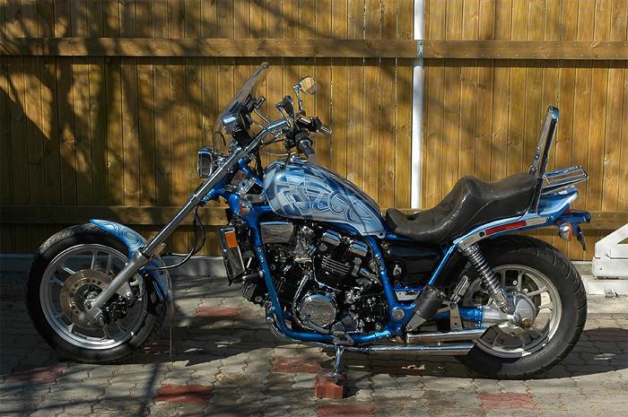Chopper based on a Honda Magna motorcycle with a V4 engine, photo 01.