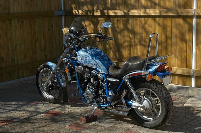 Chopper based on a Honda Magna motorcycle with a V4 engine, photo 03.
