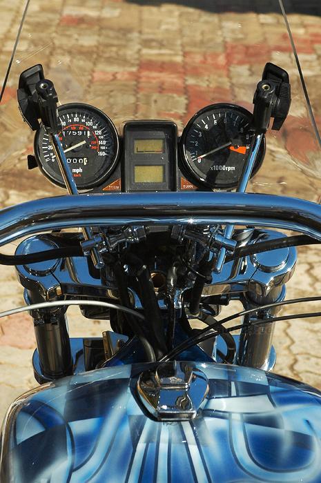 Chopper based on a Honda Magna motorcycle with a V4 engine, photo 04.