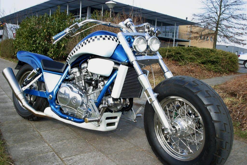 Custom Honda Super Magna bike with V4 engine, photo 01.