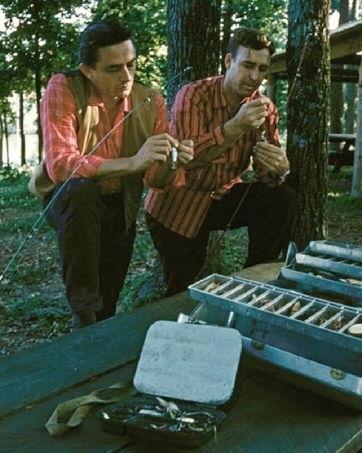 Johnny Cash and Johnny Horton, fishing friends