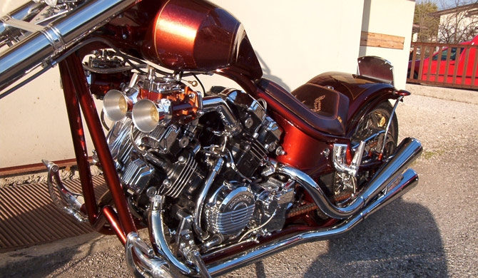 Chopper with a Honda VF750, V4 engine, photo 02.