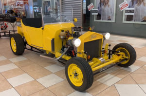 A profile for an article about the Ford Taunus V4 engine.