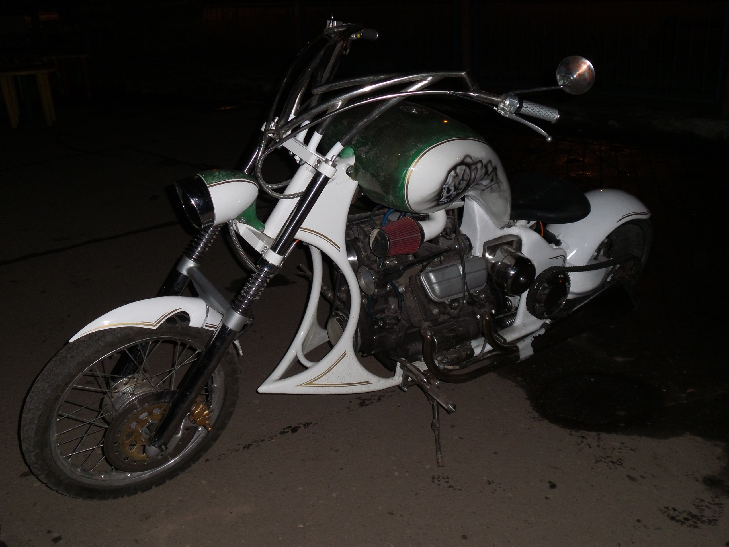 A white chopper with a MeMZ V4 engine from Zaporozhets, photo 04.