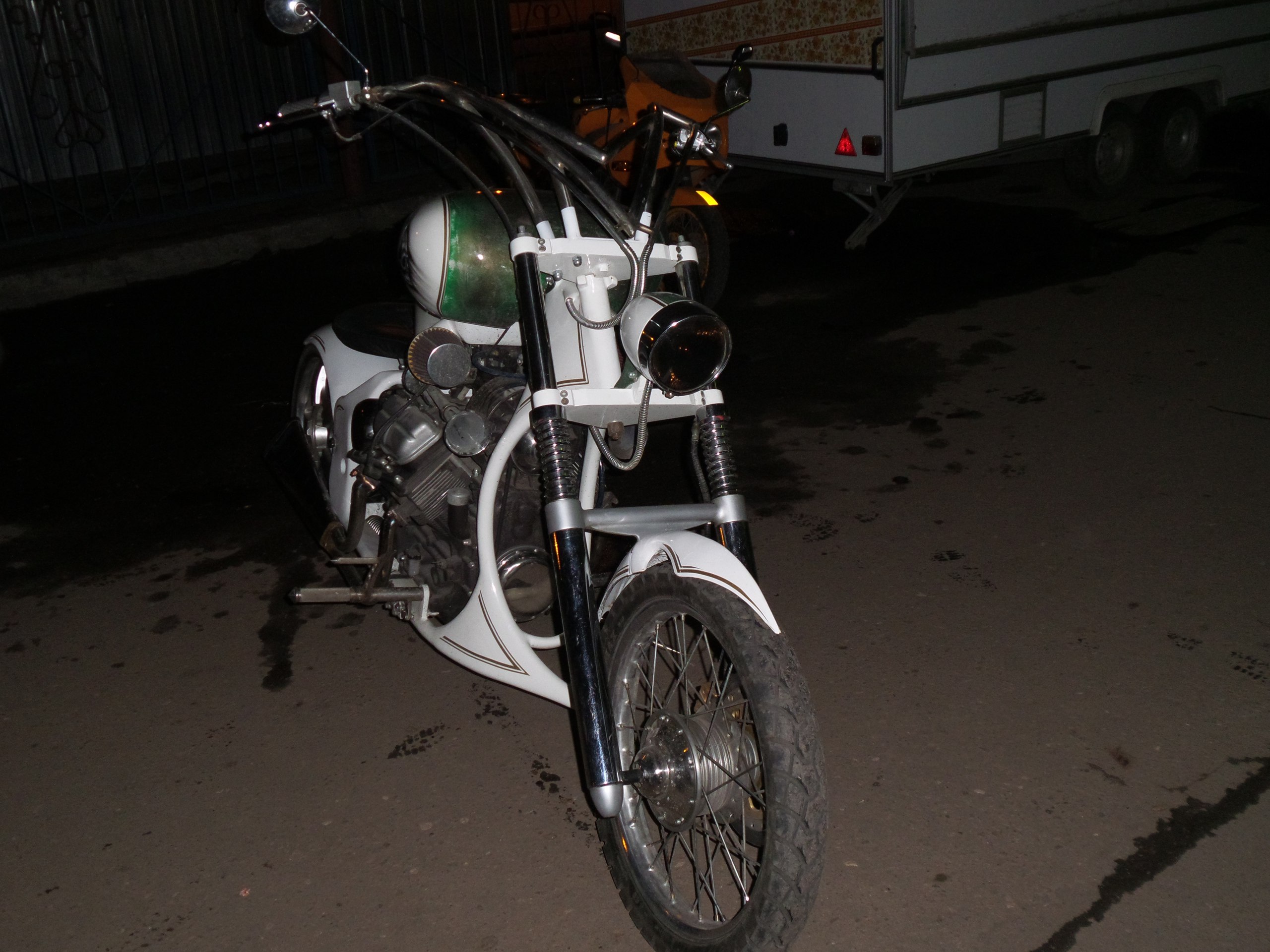 A white chopper with a MeMZ V4 engine from Zaporozhets, photo 06.