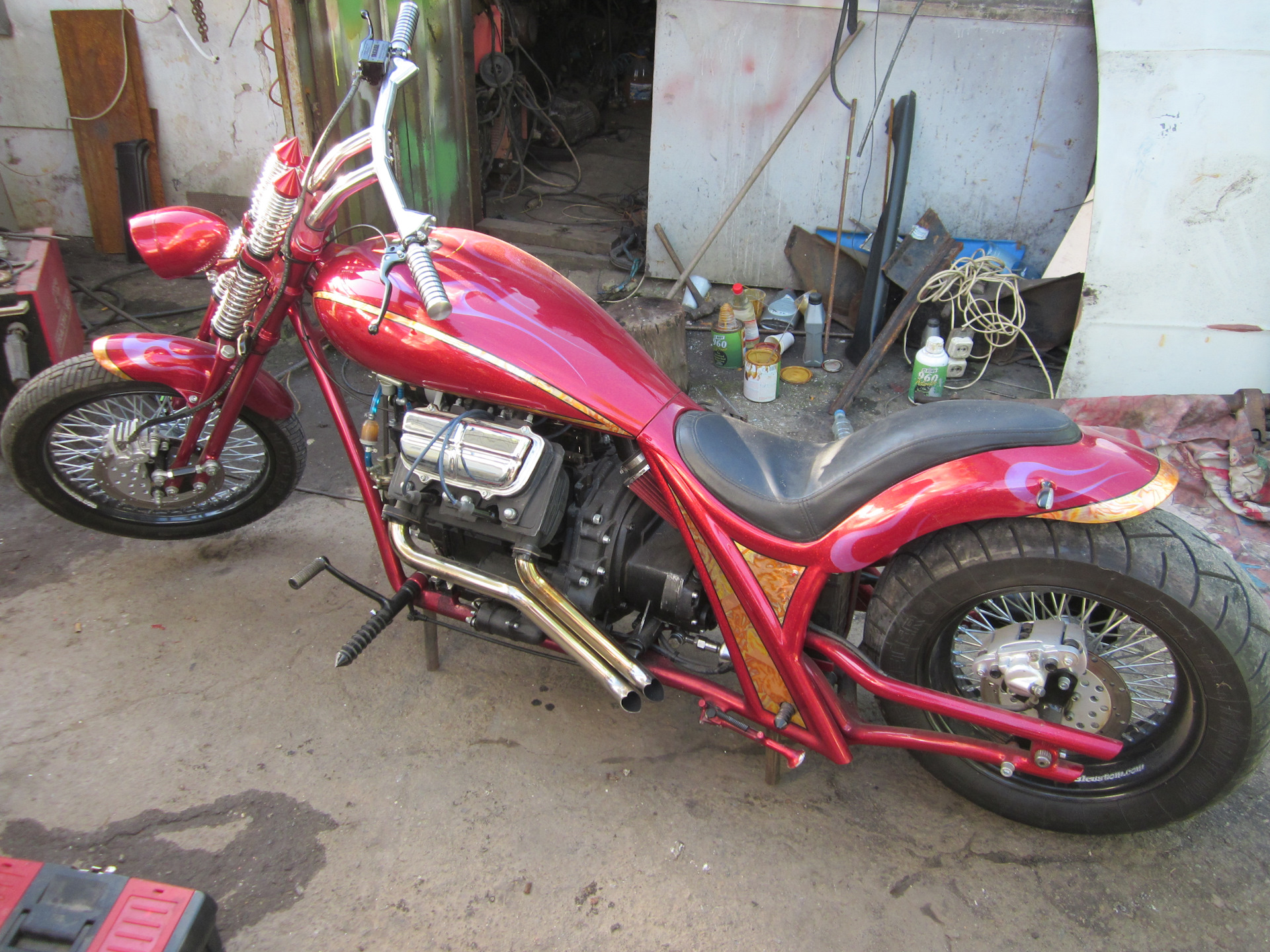 Chopper from the KovalCustom workshop with a MeMZ V4 engine from Zaporozhets, photo 02.