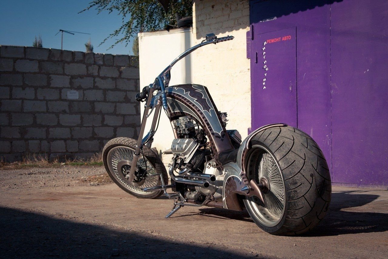 Chopper from the BadHead Customs workshop with a MeMZ V4 engine from Zaporozhets, photo 03.
