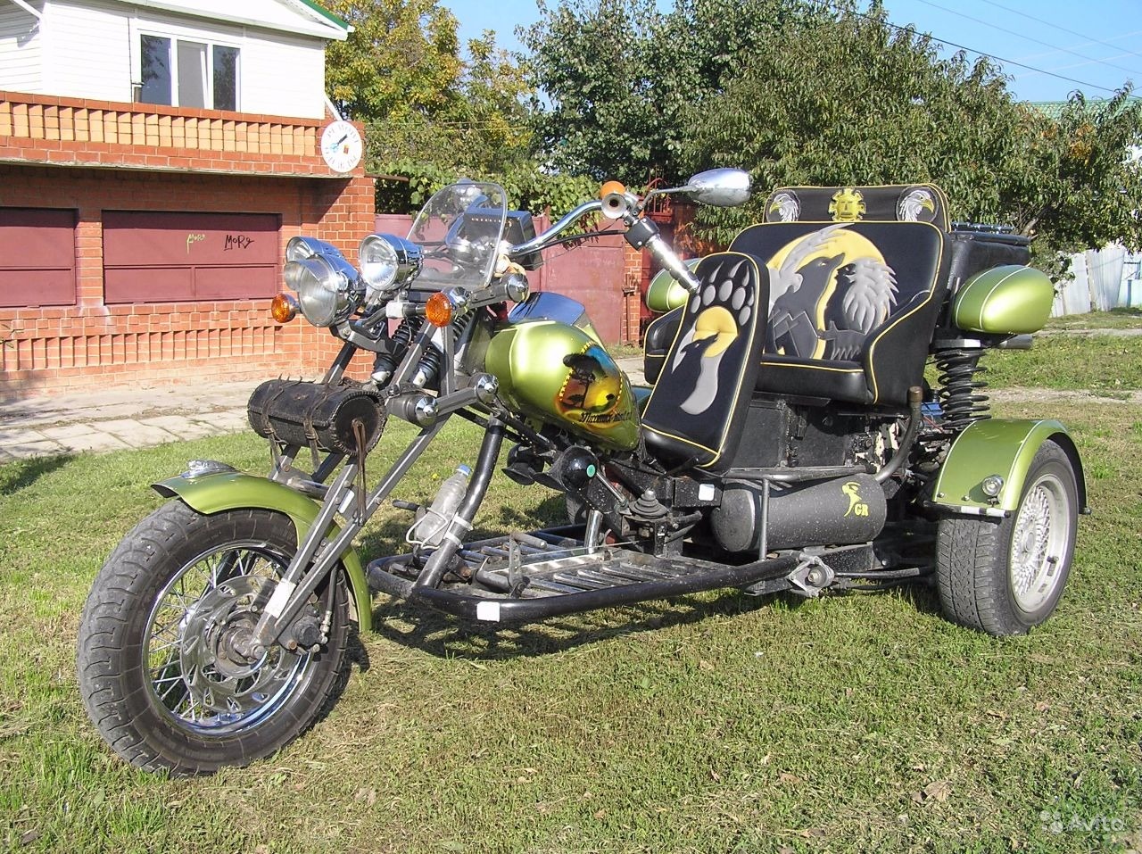 Trike with a V4 MeMZ engine, photo 01.