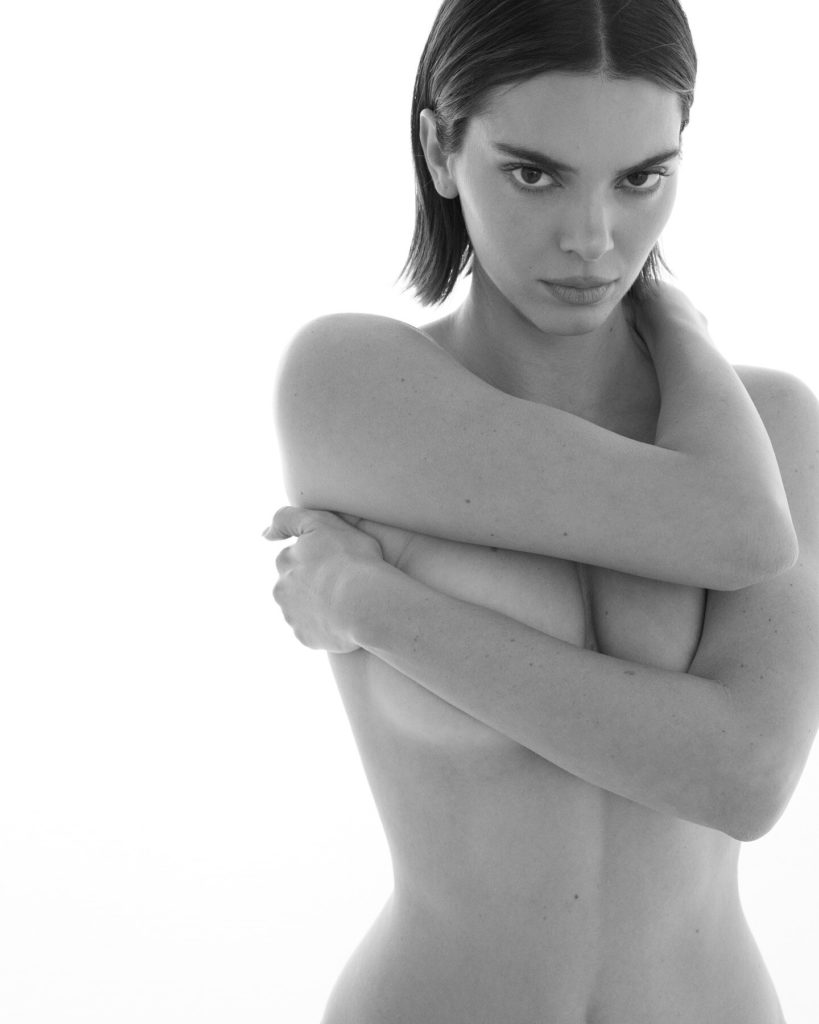 Kendall Jenner, topless