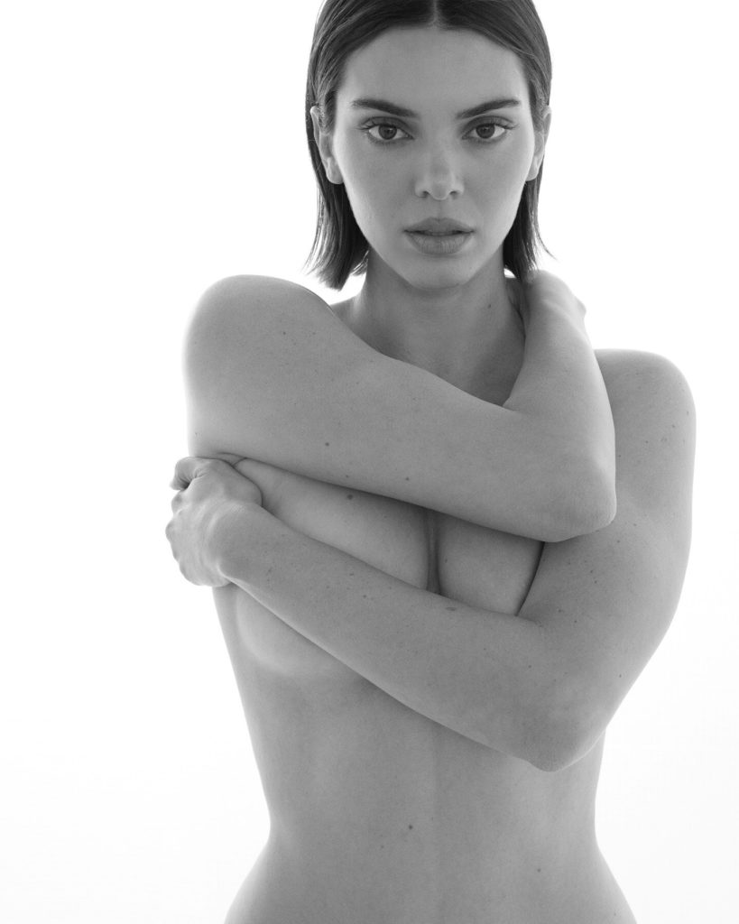 Kendall Jenner without clothes, topless photos