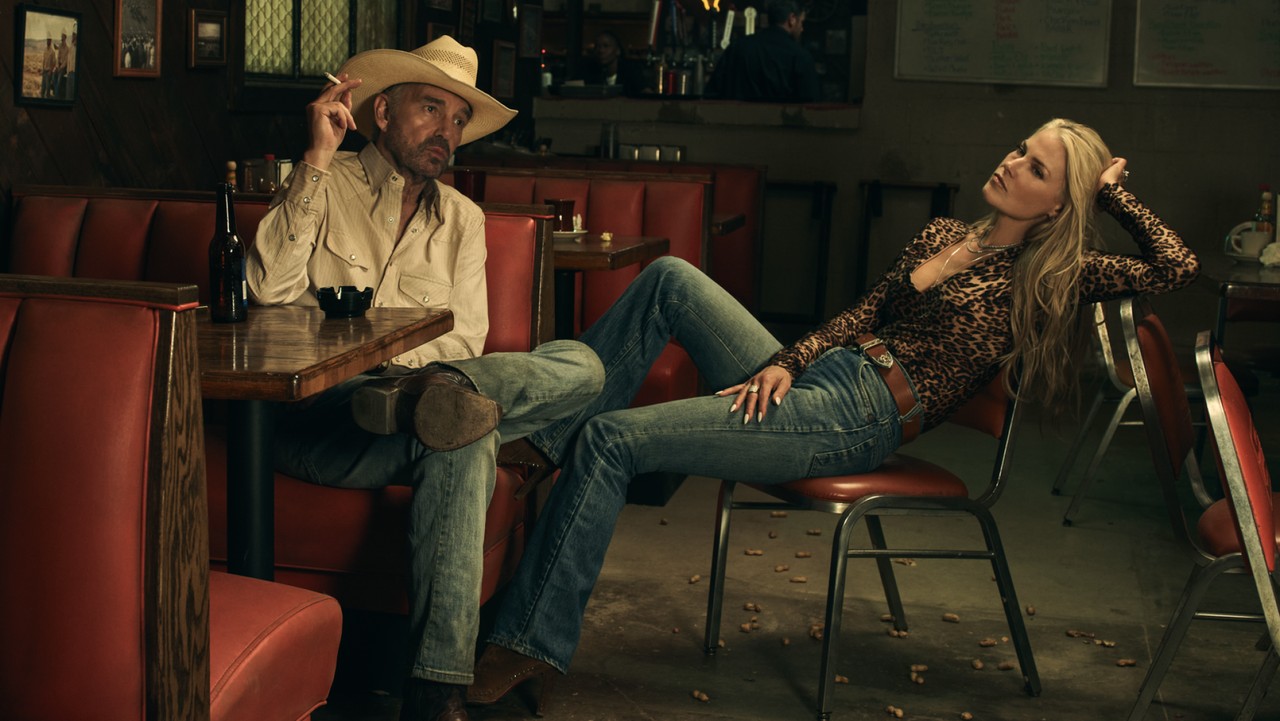 landman 2024, billy bob thornton, ali larter, Billy Bob Thornton and Ali Larter in the TV series Landman 