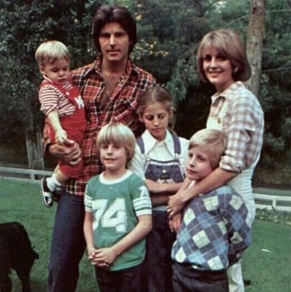 Rick Nelson's family in 1975, Sam, Rick Nelson, Gunnar, Tracy, Matthew and Chris