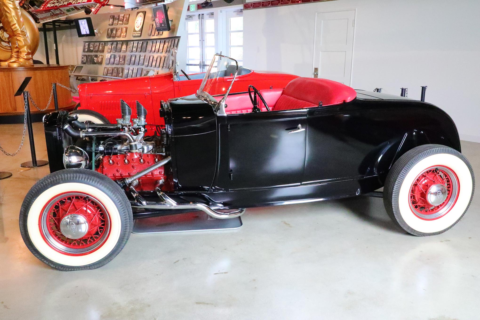 Elvis Presley's hot rod from the movie Loving You, photo 27.