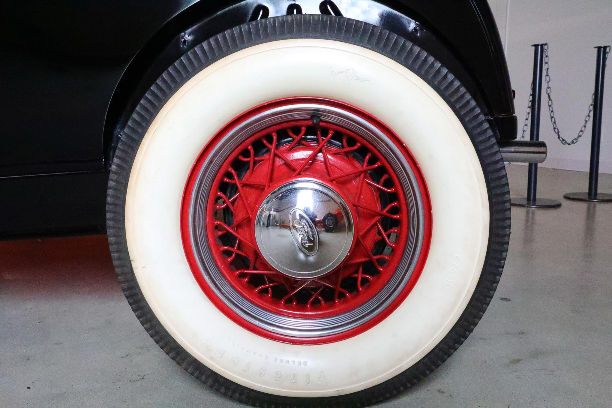 Elvis Presley's hot rod from the movie Loving You, photo 33.