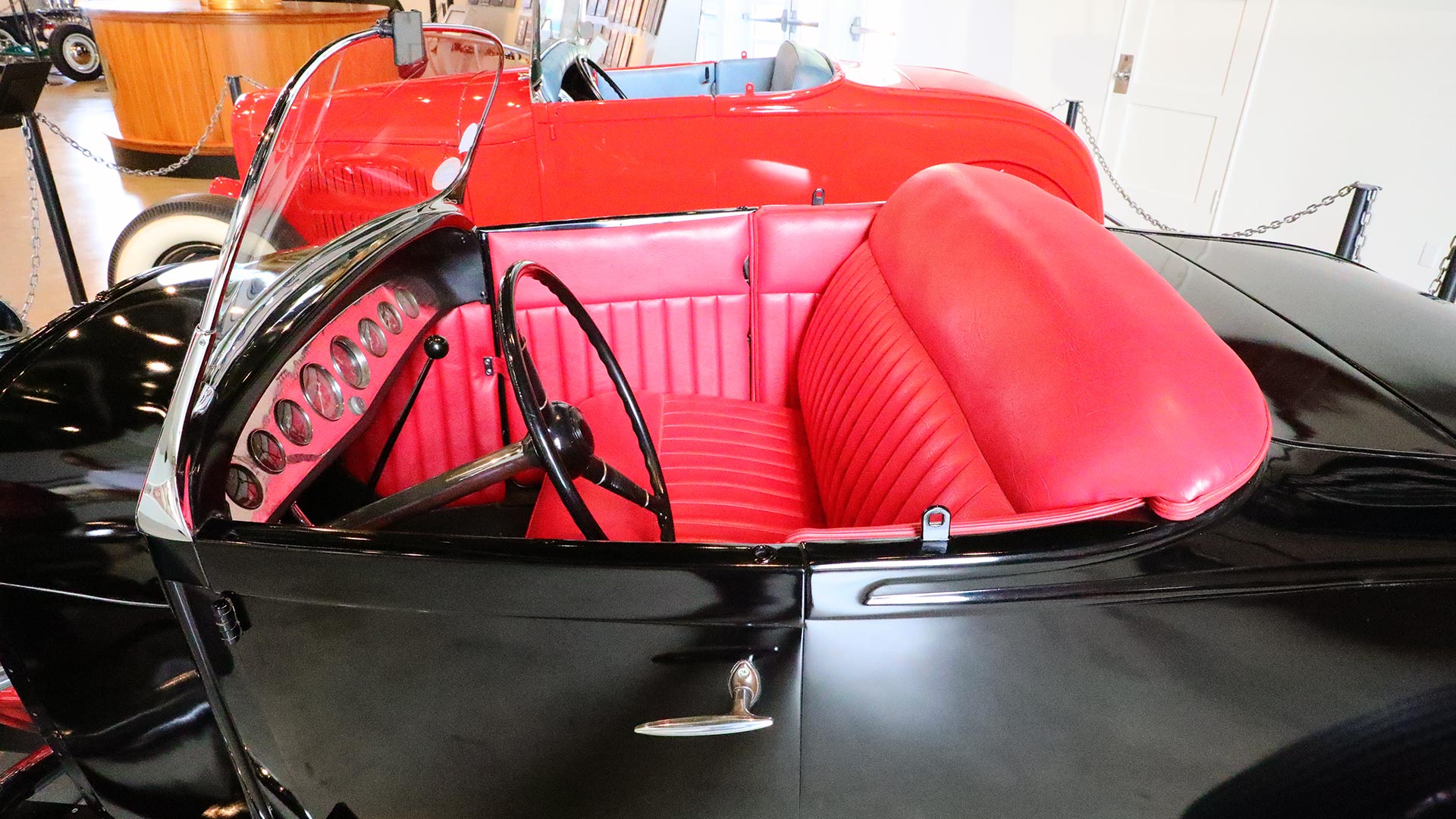 Elvis Presley's hot rod from the movie Loving You, photo 34.