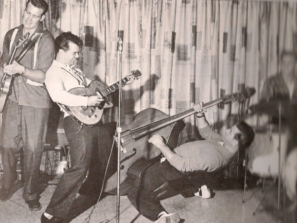 Conway Twitty with the band, photos from the concert