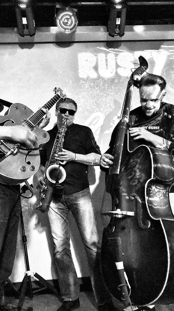 Rusty Sharks, neo-rockabilly, saikobilly from St. Petersburg