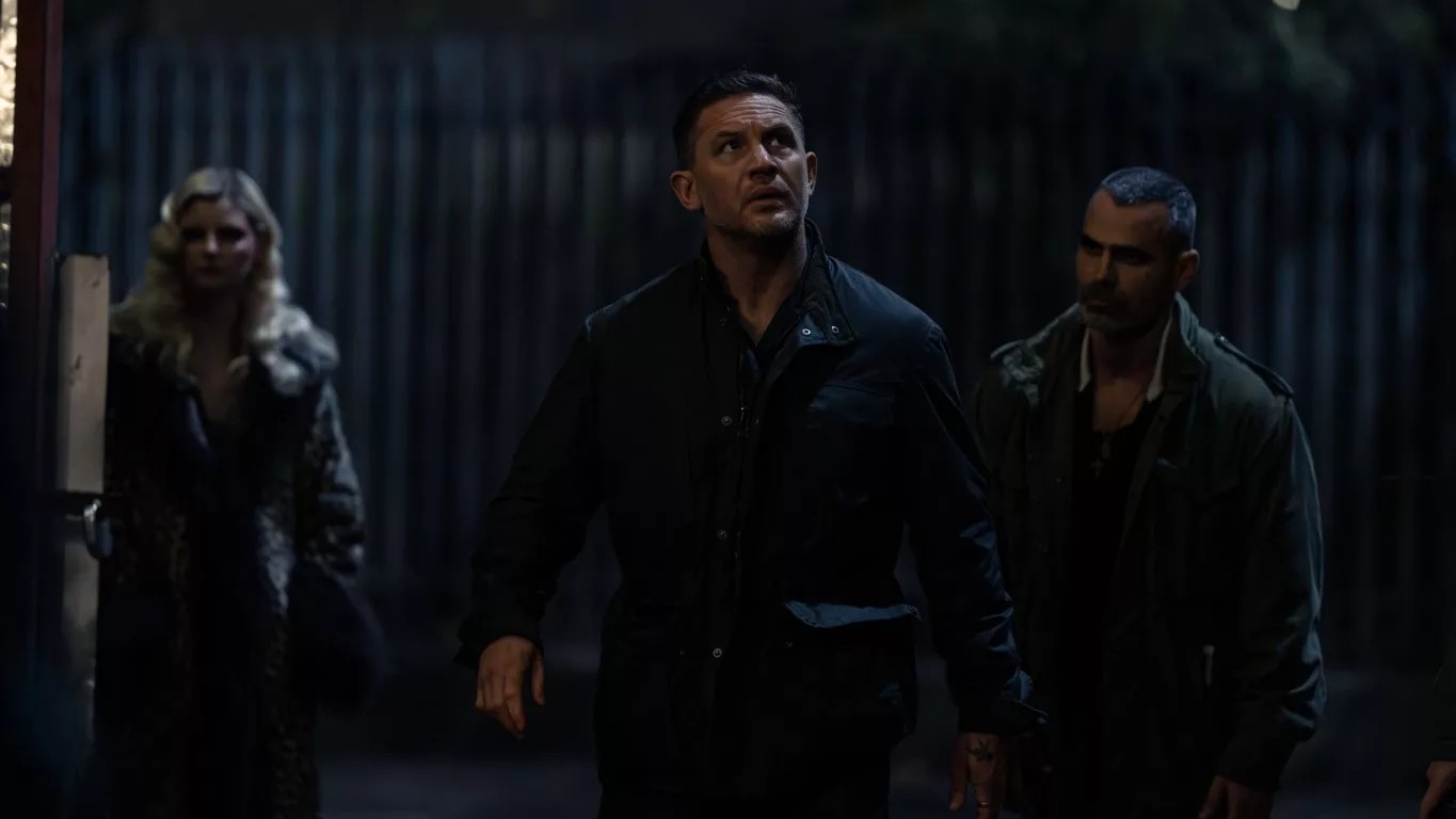 Harry (Tom Hardy), a shot from the TV series Mobland