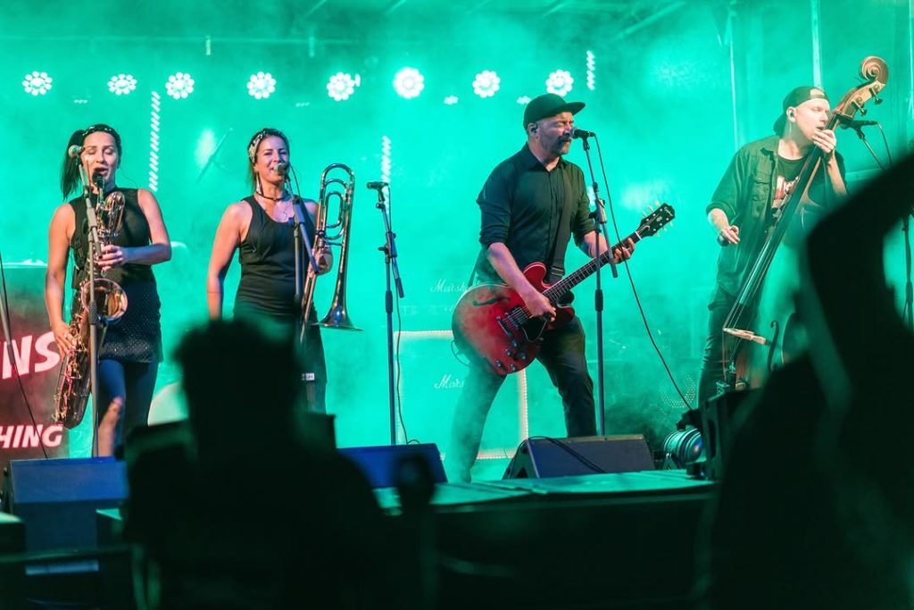 Czech band Queens of Everything at a concert