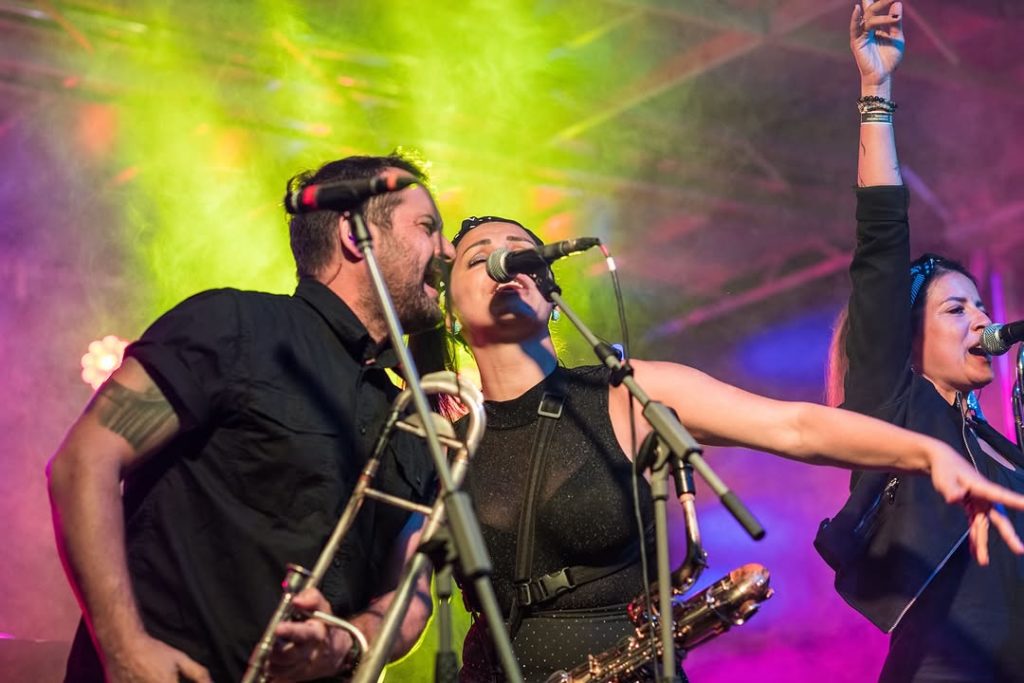 concert performance by Queens of Everything from the Czech Republic