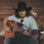 Josh Meloy – Oklahoma (2020): the light of the hearth through the white haze