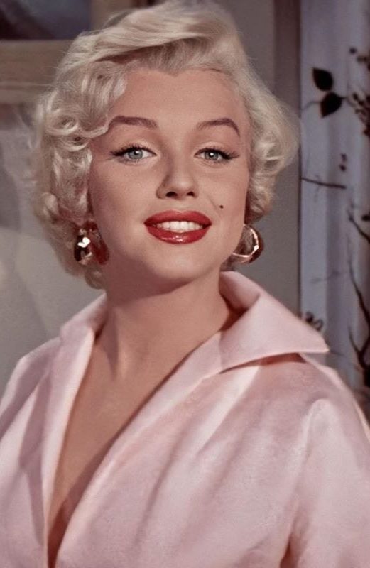 marilyn-monroe-1953-03-1