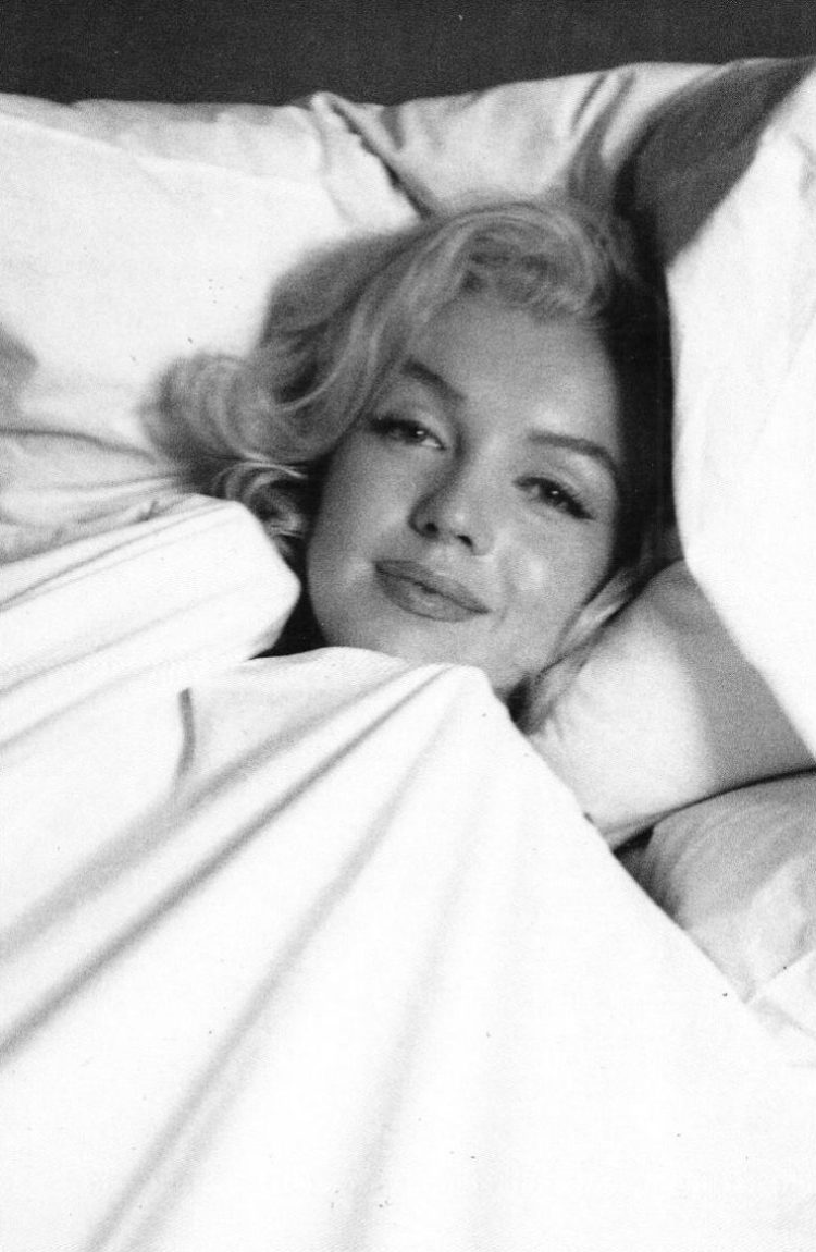 marilyn-monroe-1953-04-1