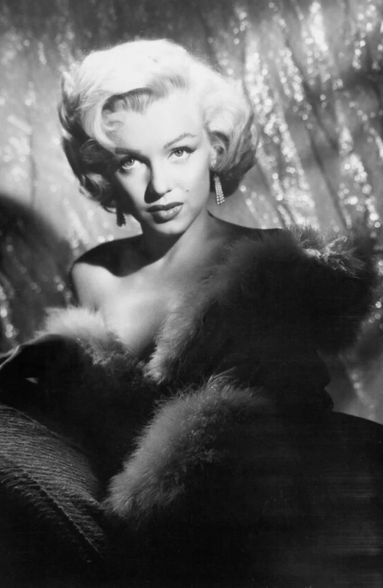 marilyn-monroe-1953-07-1