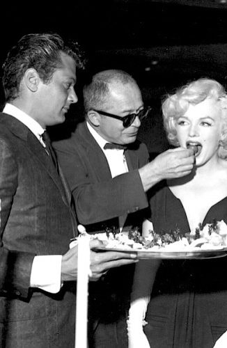 tony-curtis-billy-wilder-marilyn-monroe-09-1