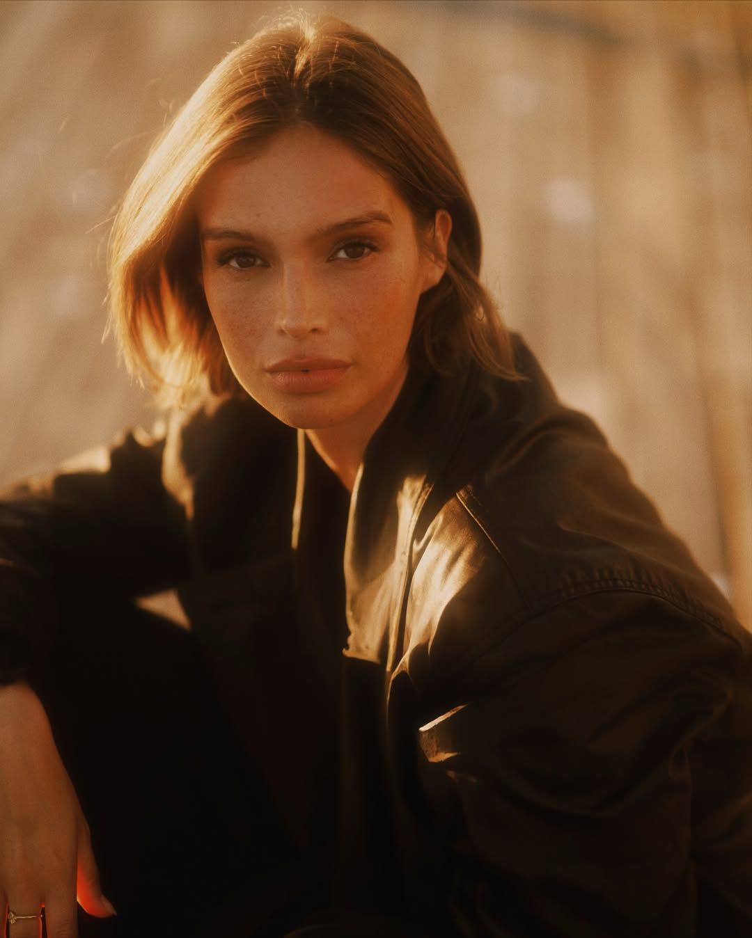 Naila van Kommer in clothes, autumn
